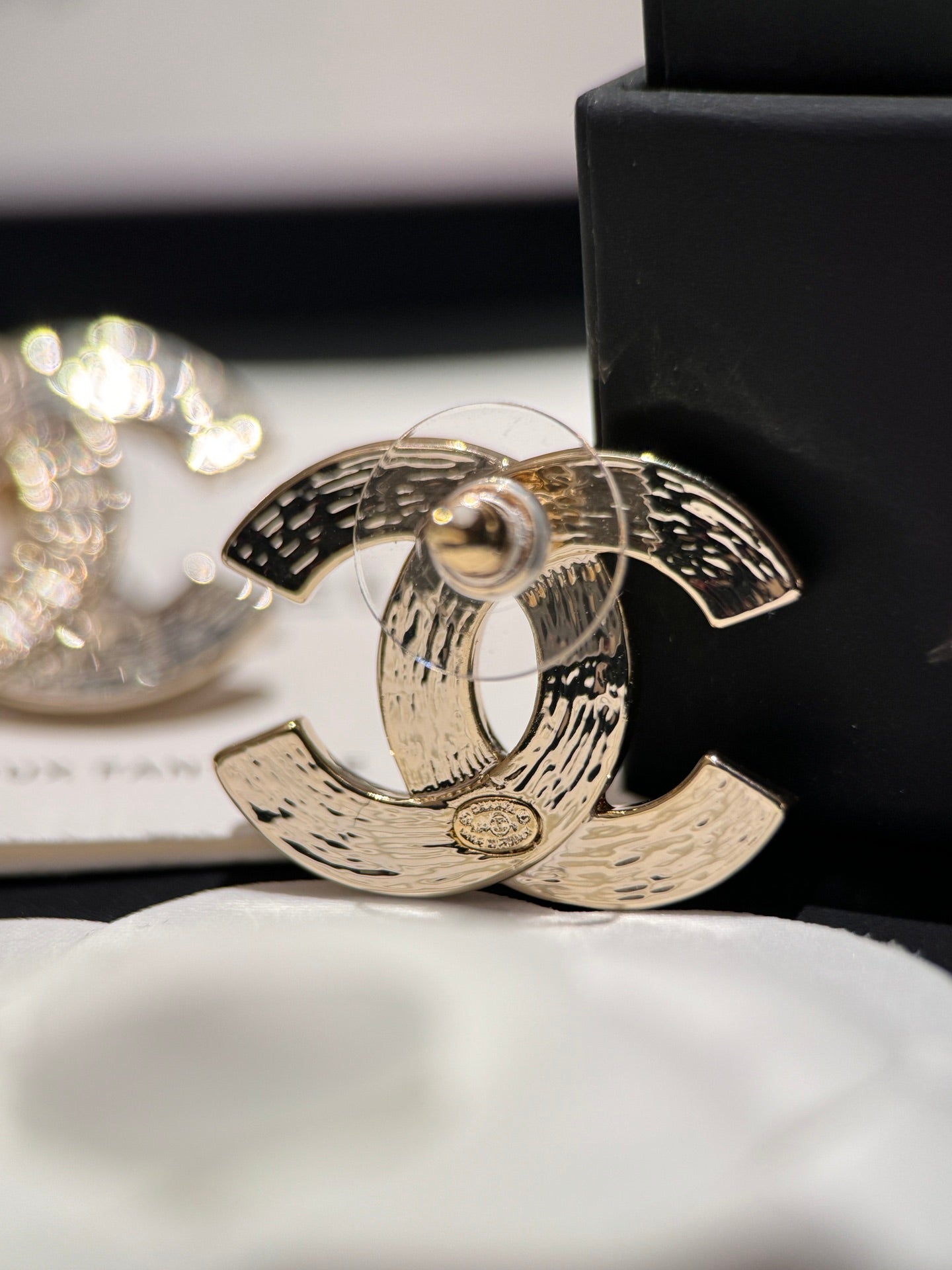 light gold sugar diamond double c earrings ehc89