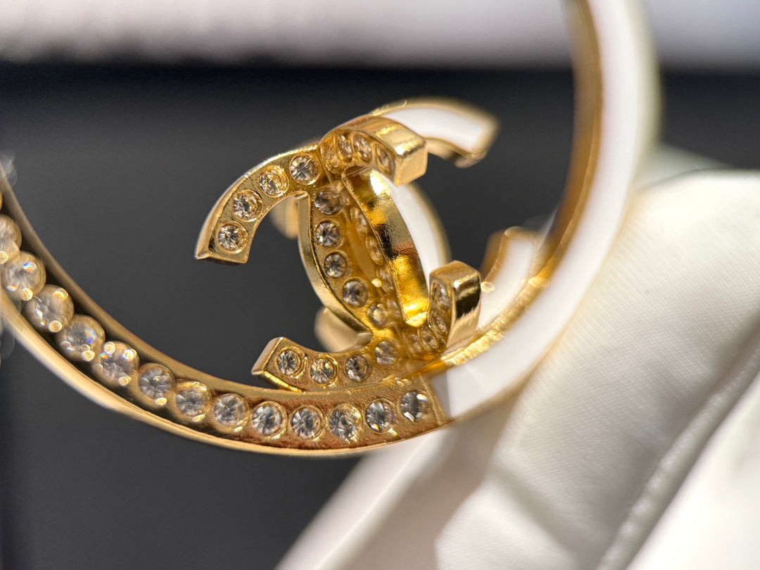 black and white enamel semi diamond earrings ehc88