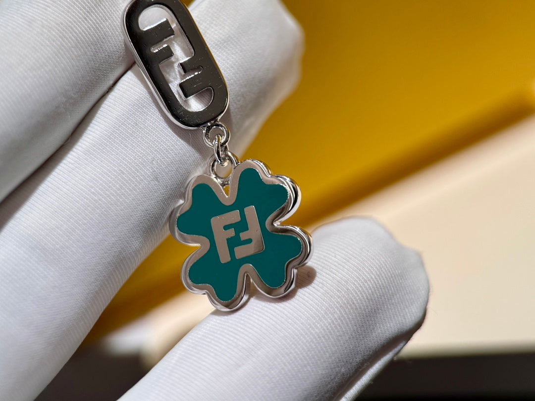 clover pendant silver earrings ehc159