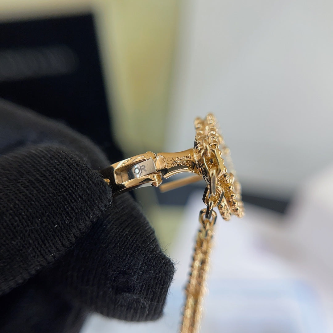 vca 18k gold white fritillaria earrings ehc91