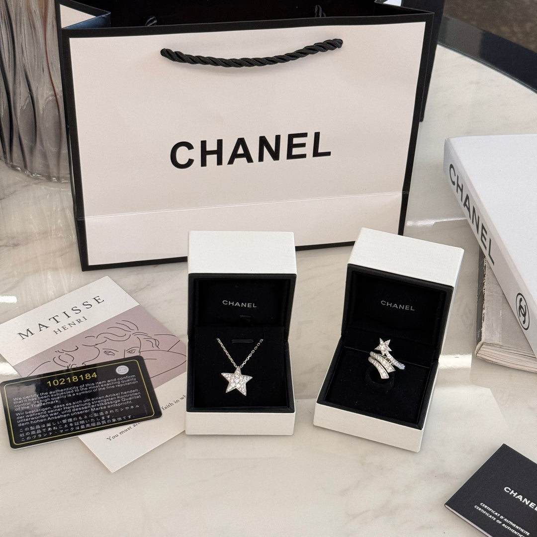 fashionable and versatile 18k white gold comet ring jzc38