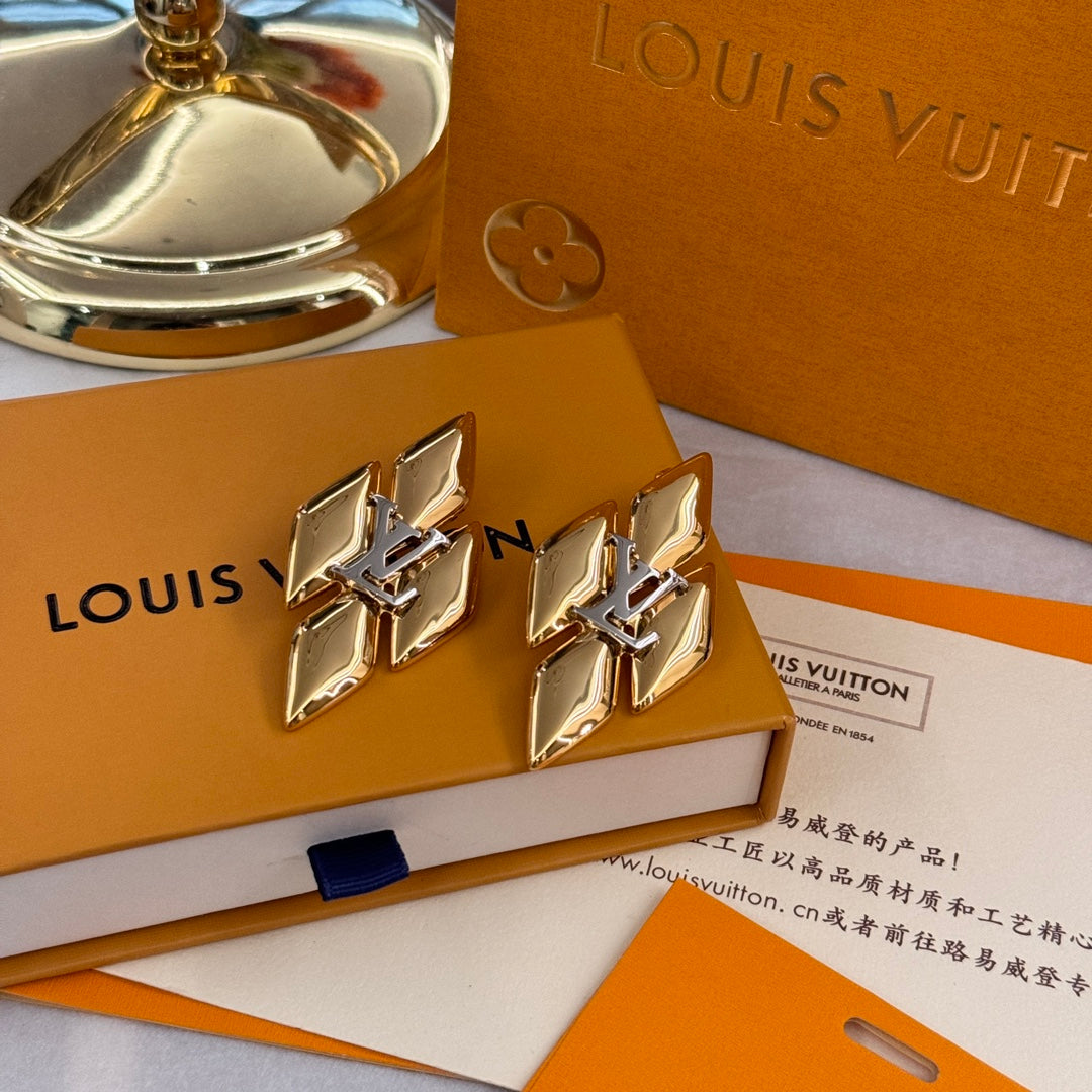 new light gold diamond earrings ehc130