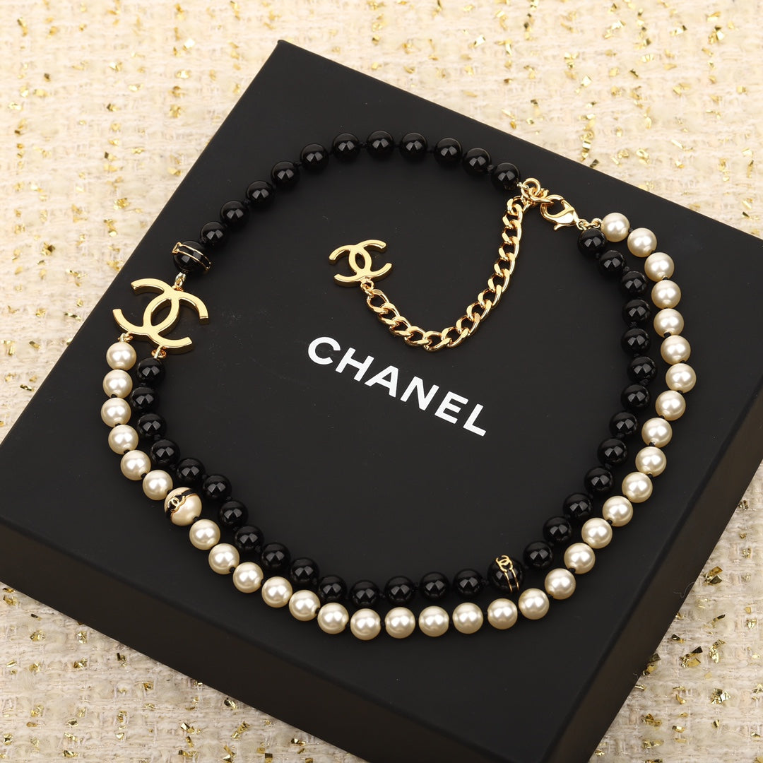 black and white contrasting beads double layer necklace xla128
