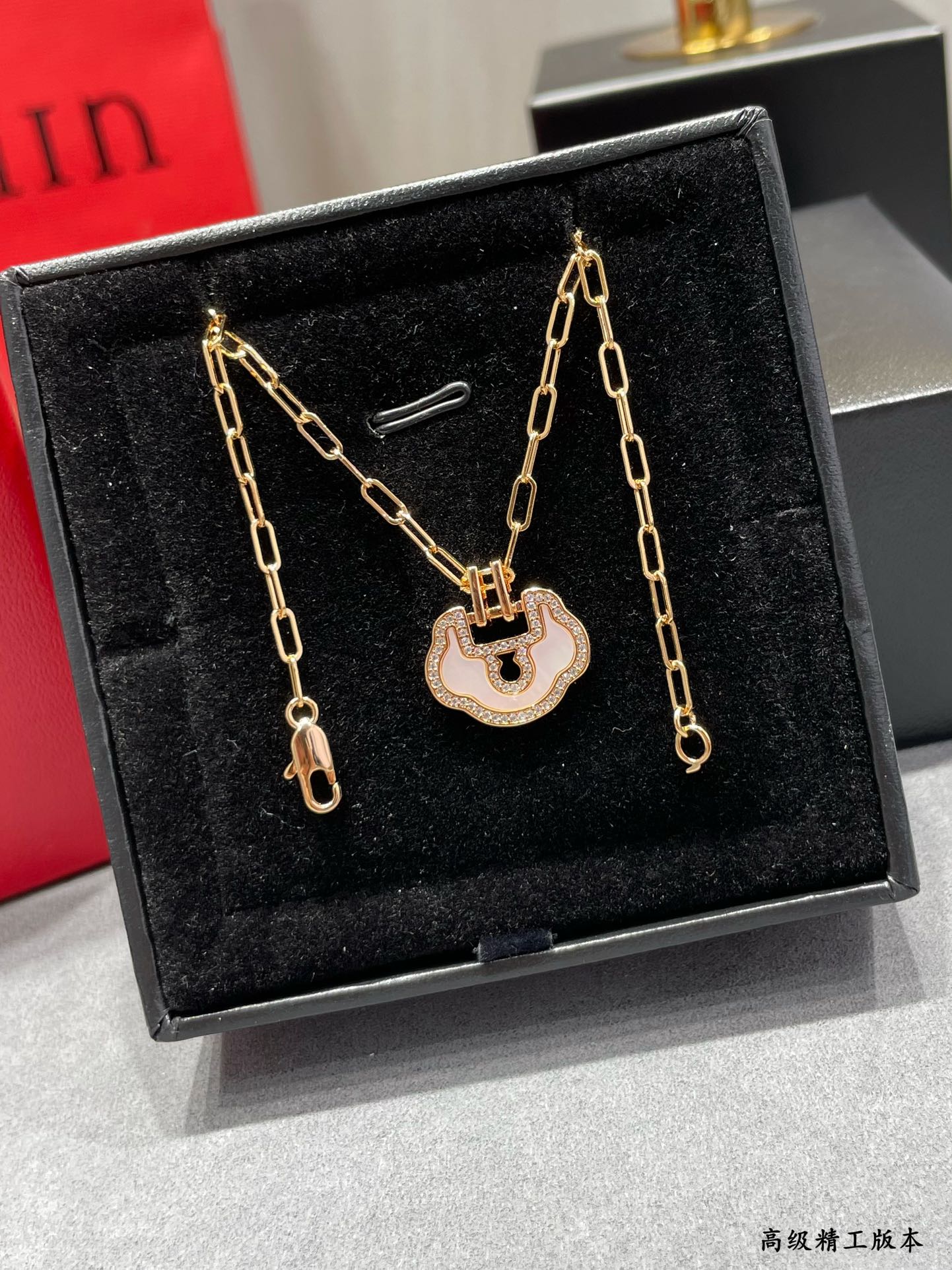 kirin large premium white beimu ruyi lock gold necklace xla140