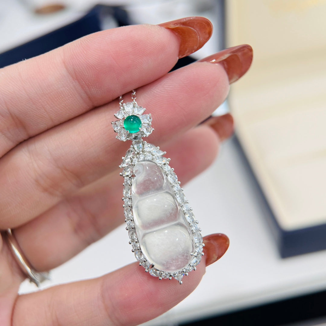 18k gold and jade marrow lucky bean pendant necklace xla195