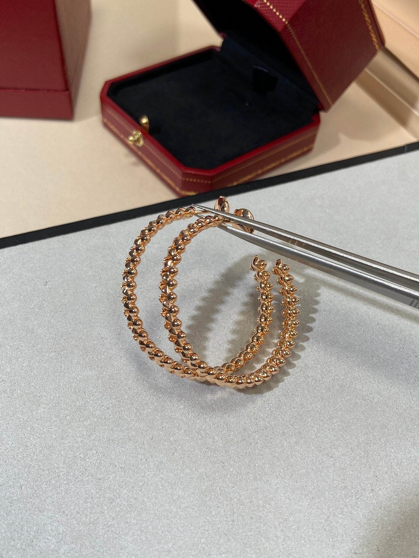 golden rivet round bead earrings eha267