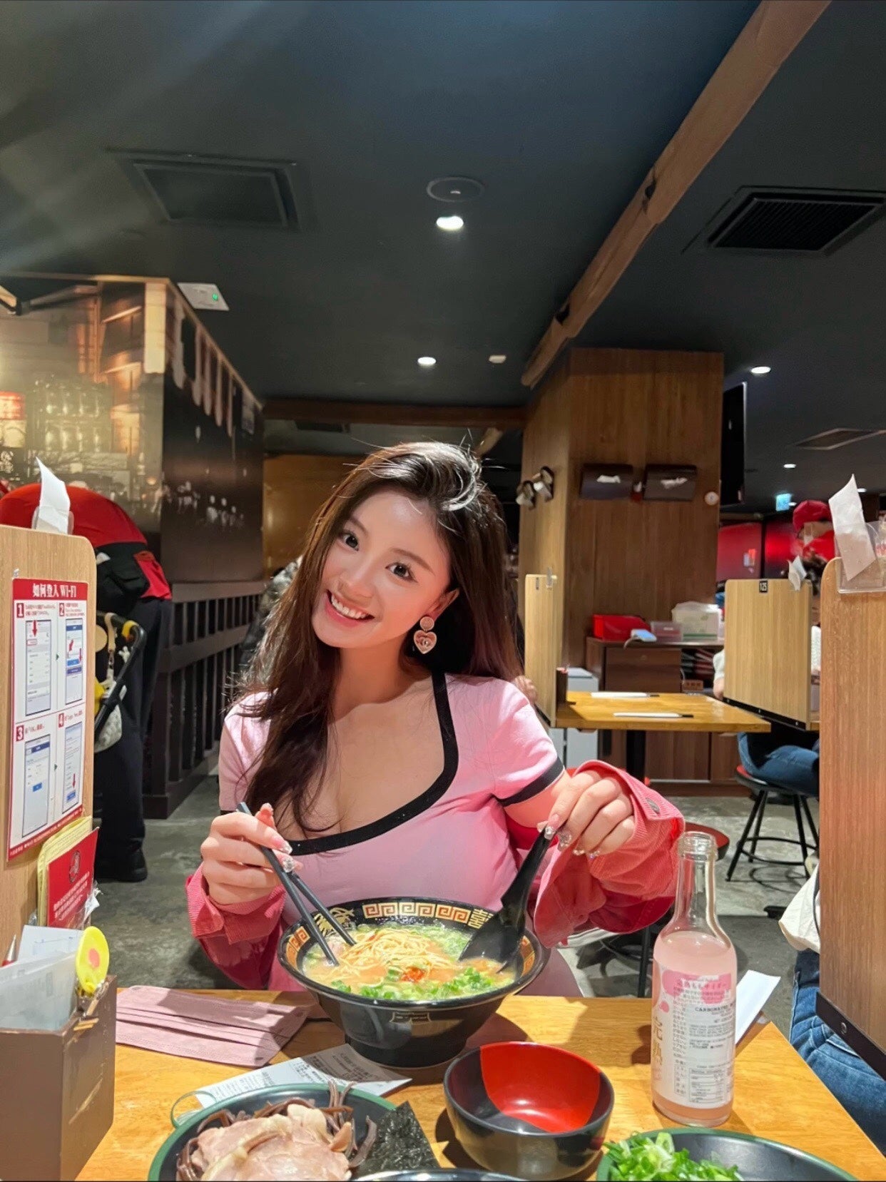 24 enamel full diamond heart shaped ear clip eha249