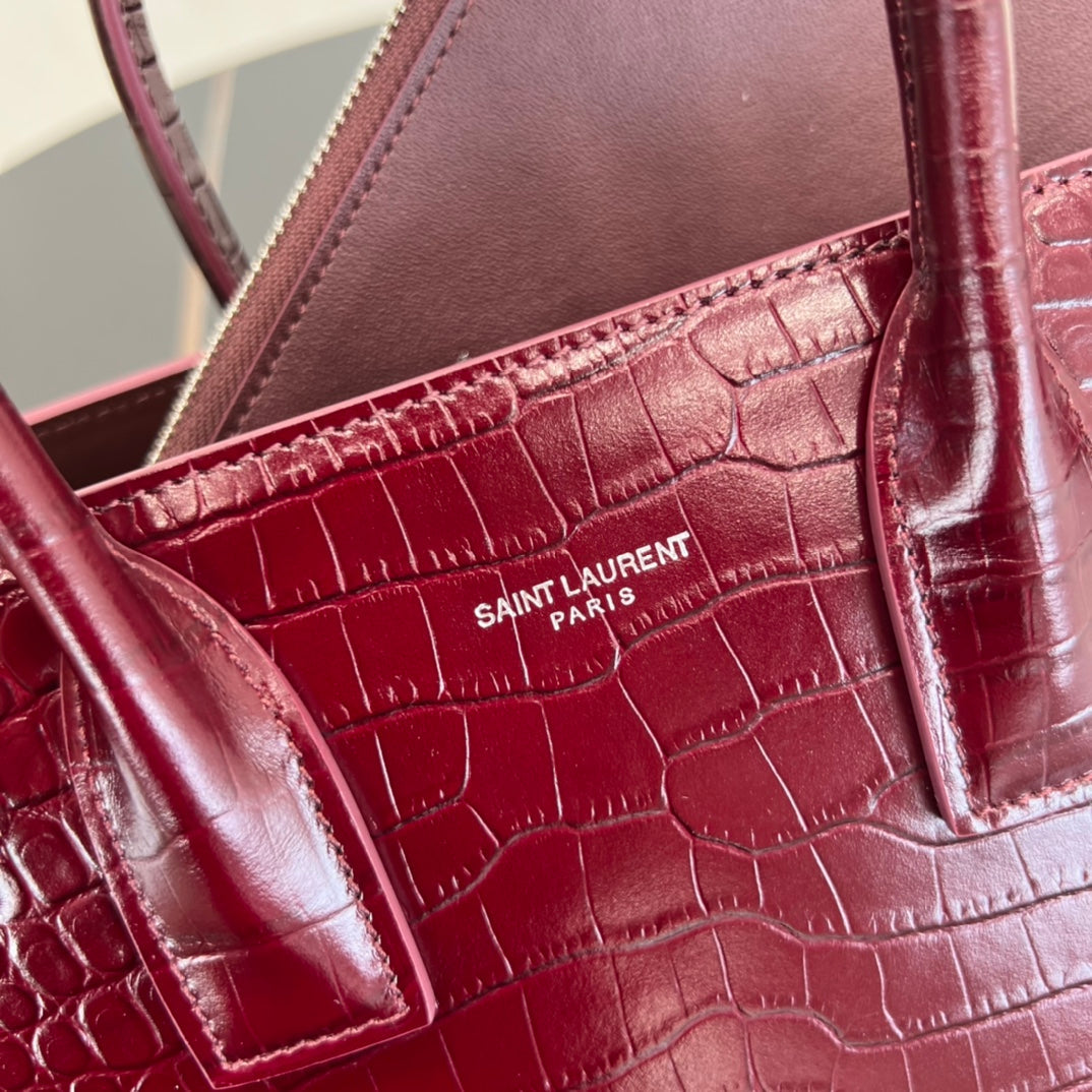 saint laurent 26cm red organ shoulder bag 421863