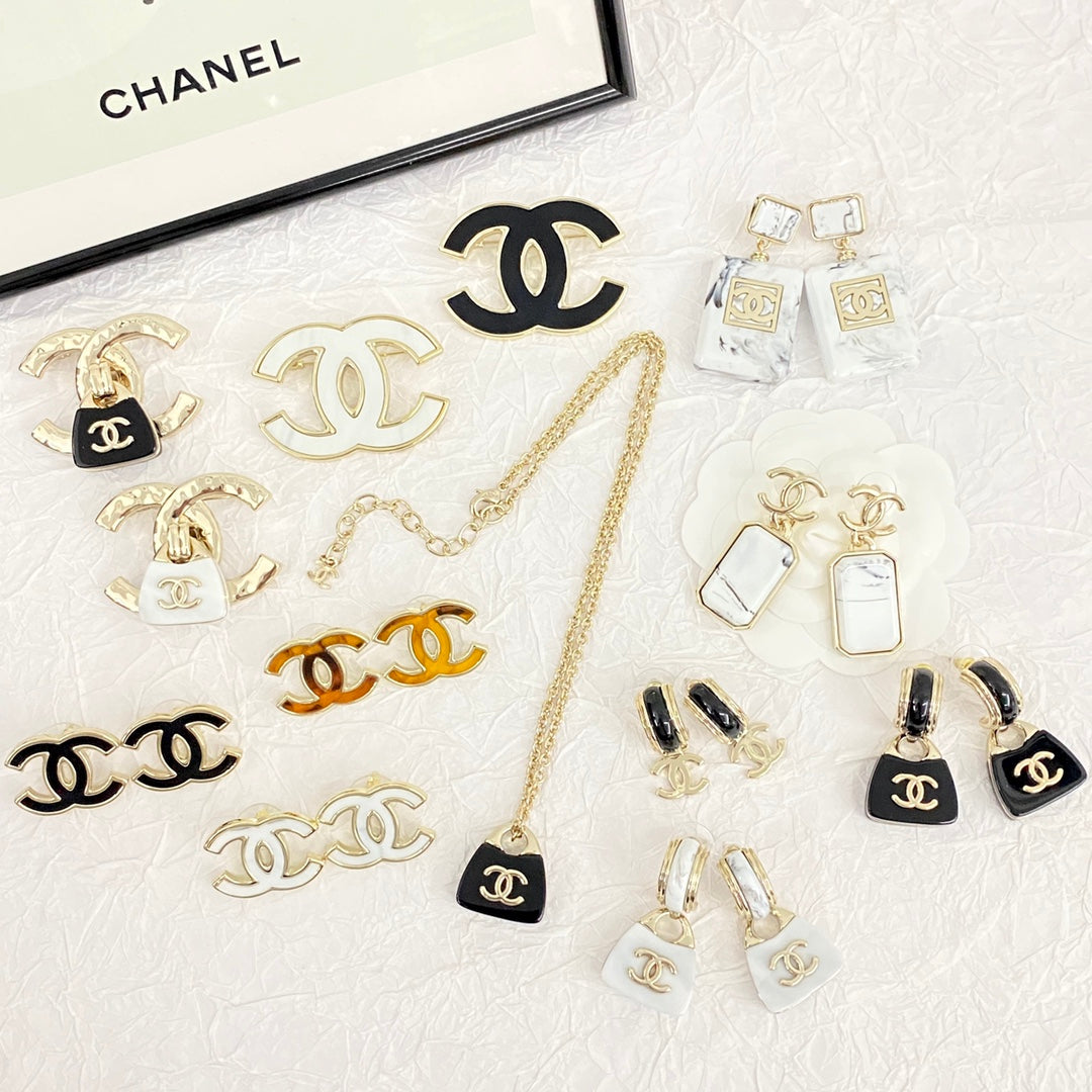 double c pendant ink marble white gold earrings eha376