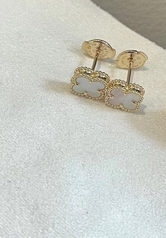 vca small 9mm earnail red agate earrings eha385