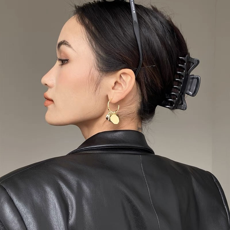fashionable gold metal earrings eha375