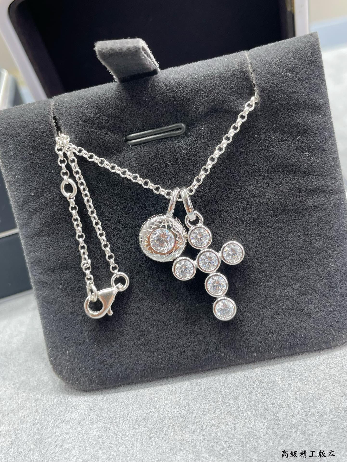 round cross silver necklace xla254