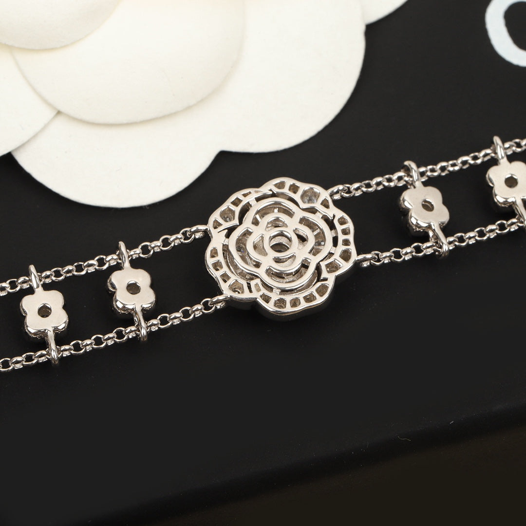 bouton de camellia silver bracelet sla182