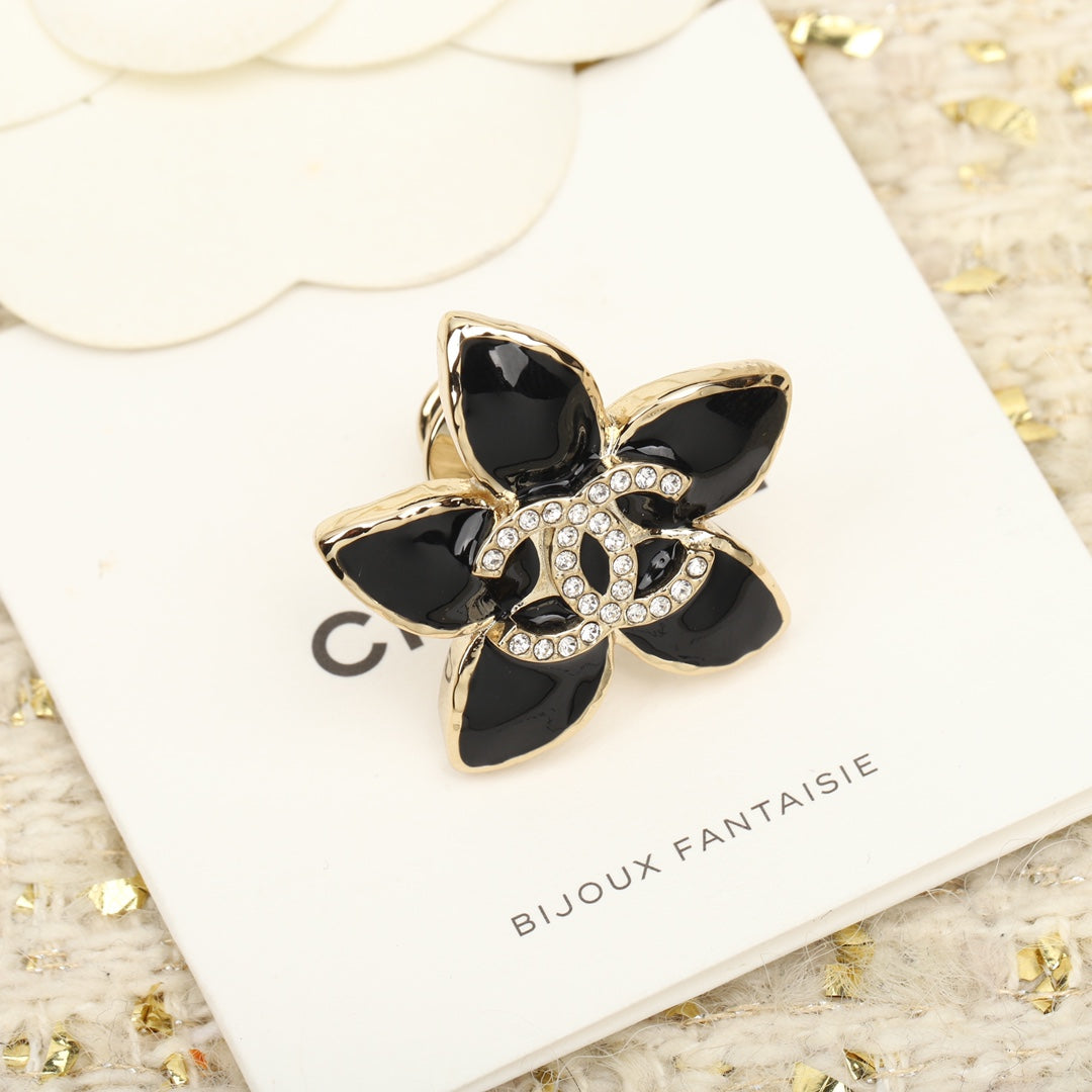cha black leaf brooch xza24