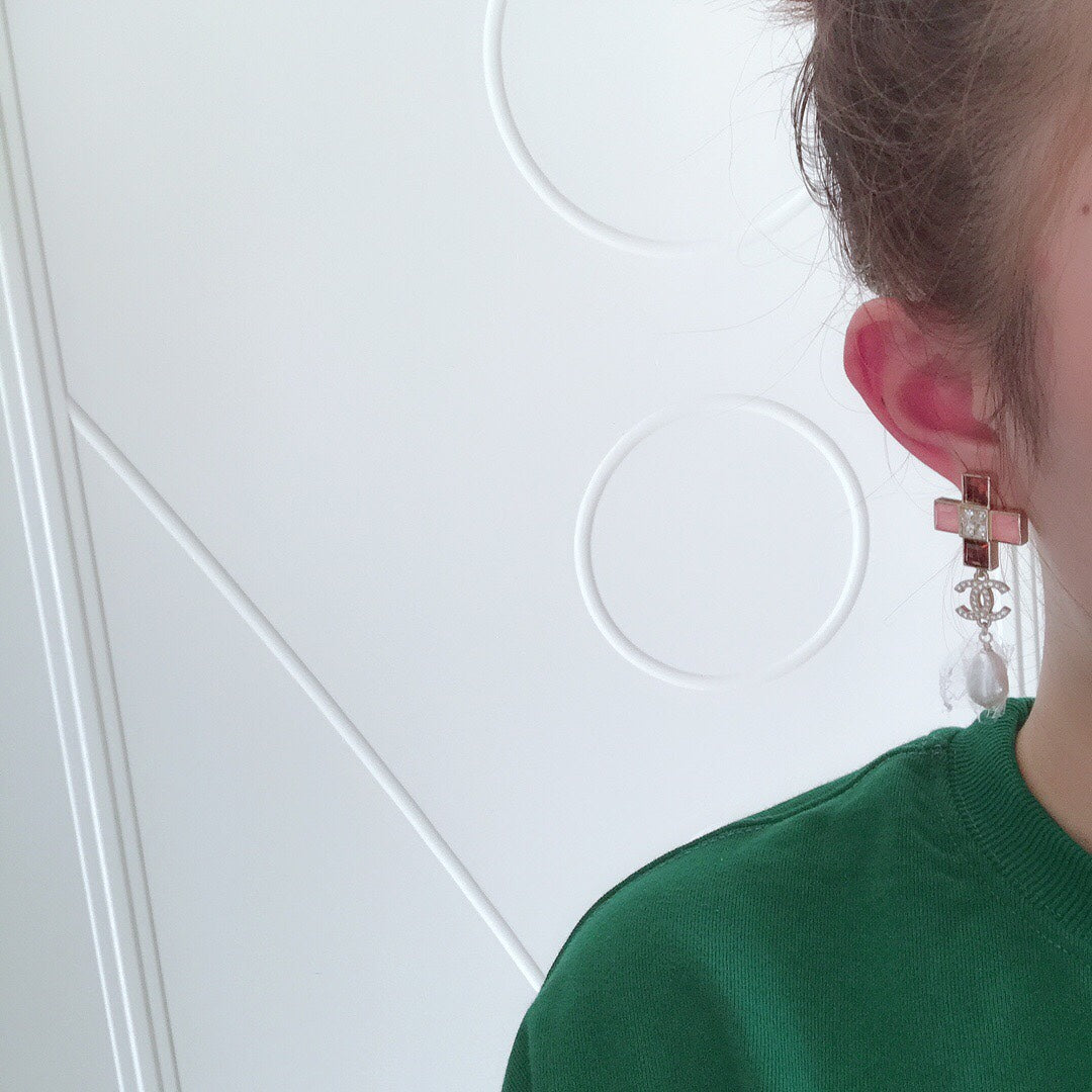 cha cross yellow gold earrings eha706