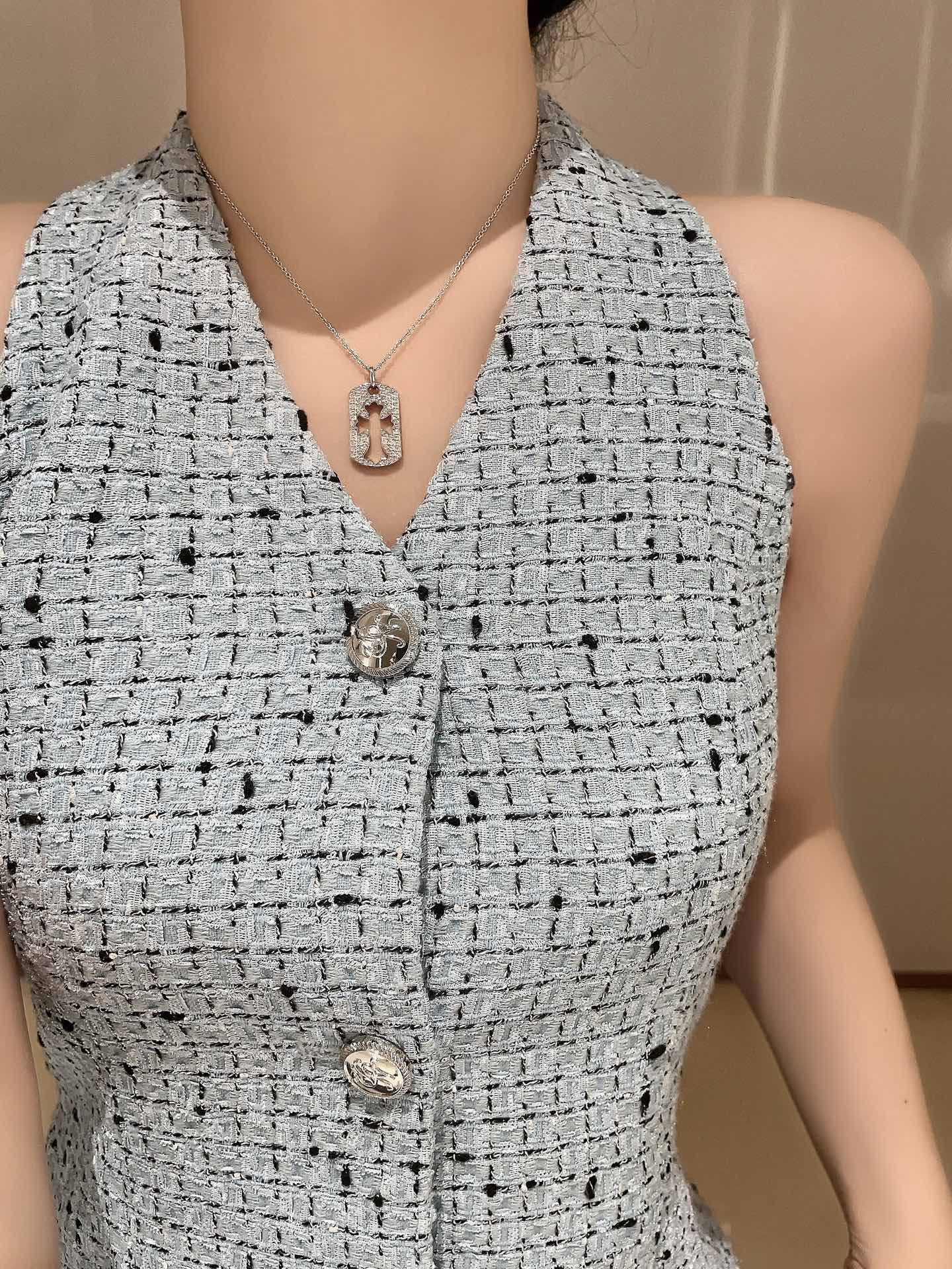 hollow croheart cross necklace xla460