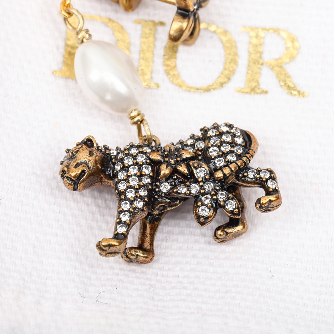 asymmetric full diamond flower tiger earrings eha748