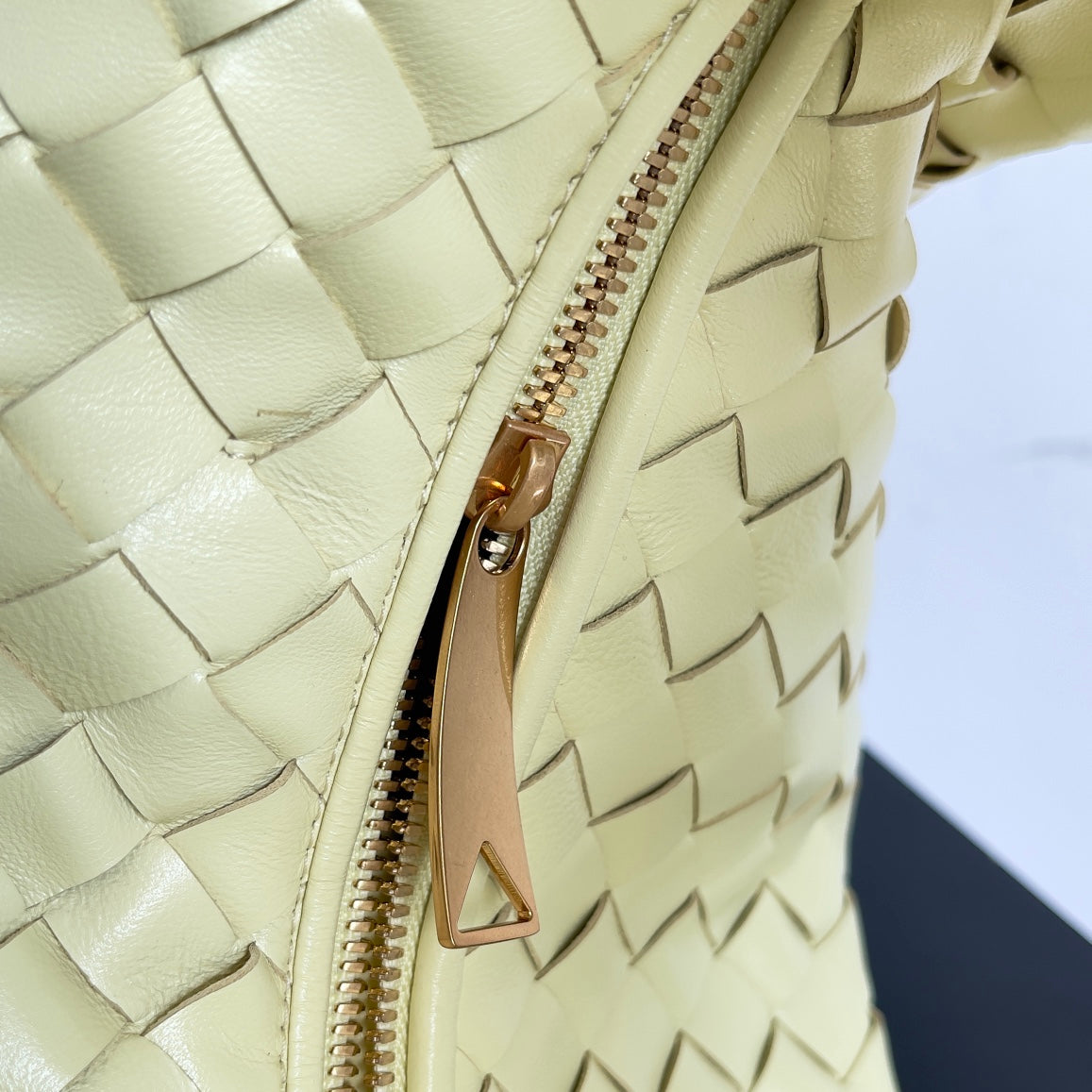 Bottega Veneta Jodie Medium Gelato 690225