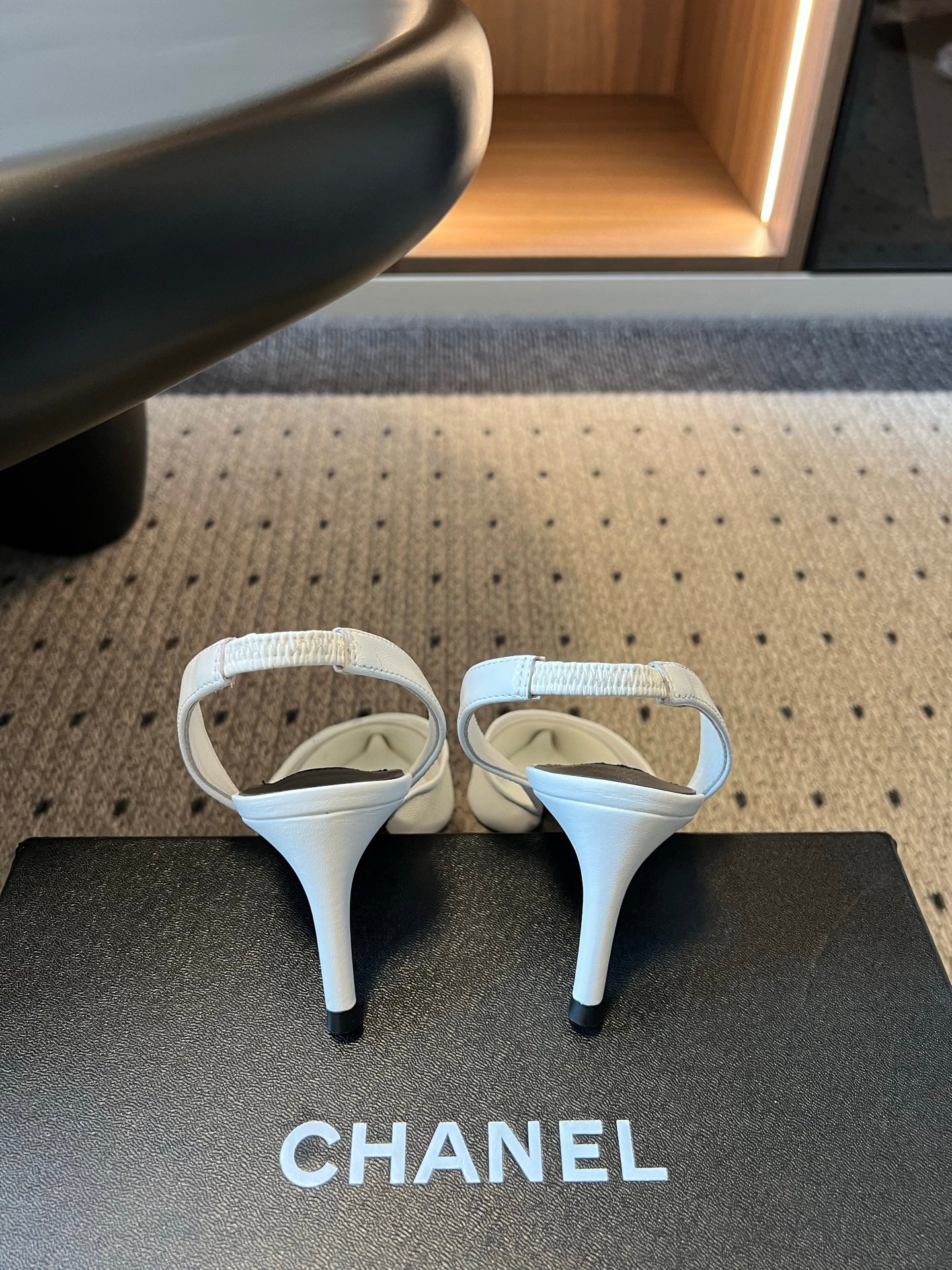 CHANEL 26SS Pointed Slingback Stiletto Heels 3826035 White - 7
