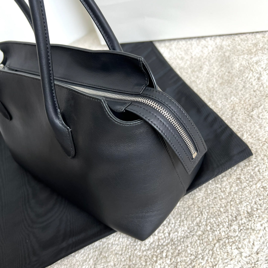The Row Terrasse Shoulder Bag TR27231 - View 3