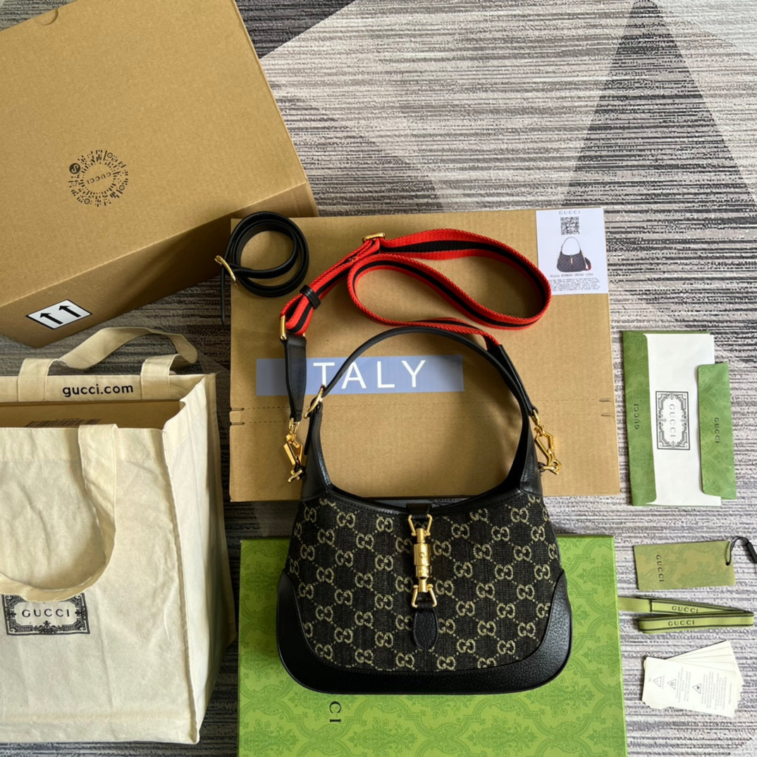 gucci shoulder bag big size black 678843