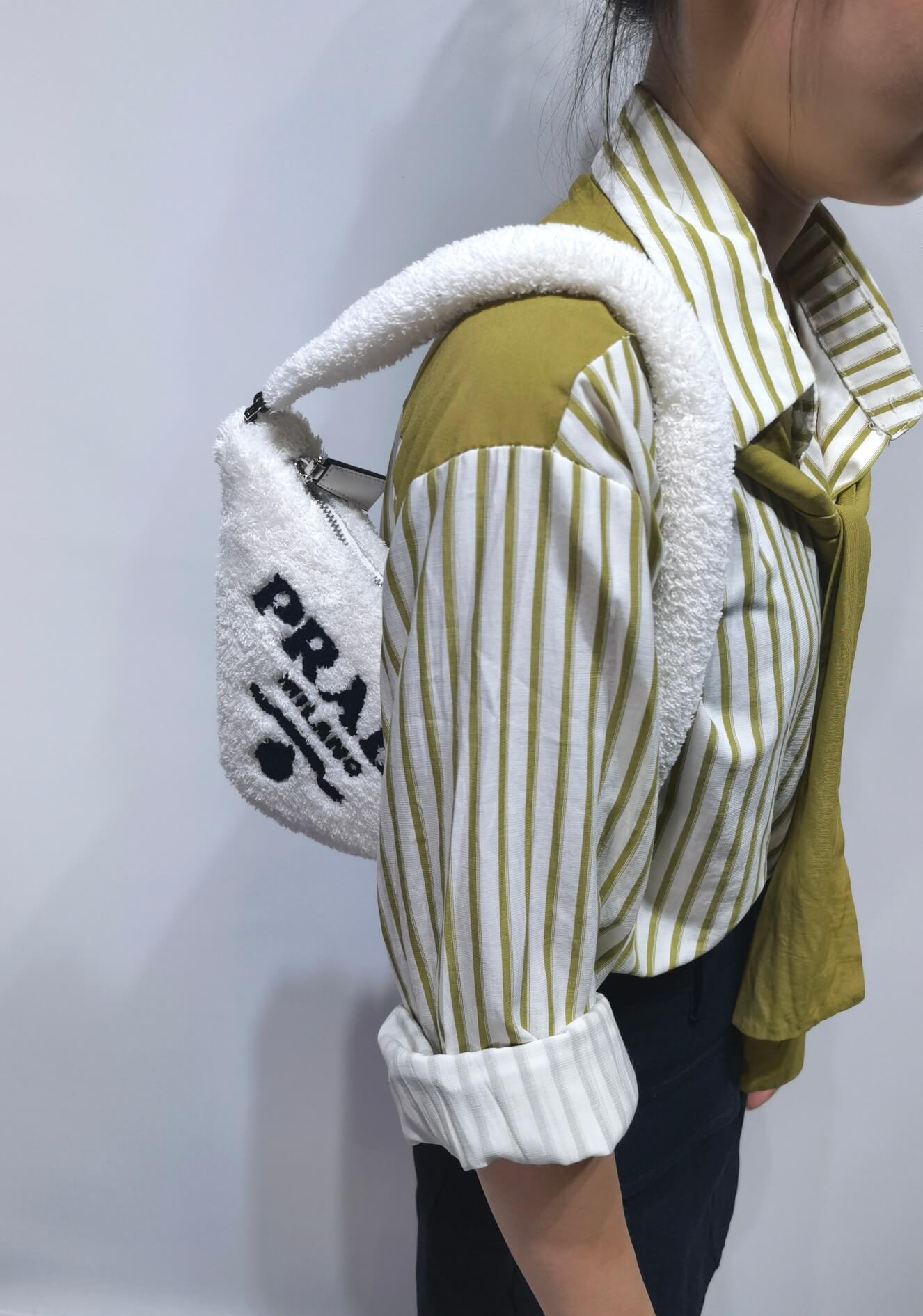 1ne043 white new terry fabric armpit bag subaxillary bag clutch bag