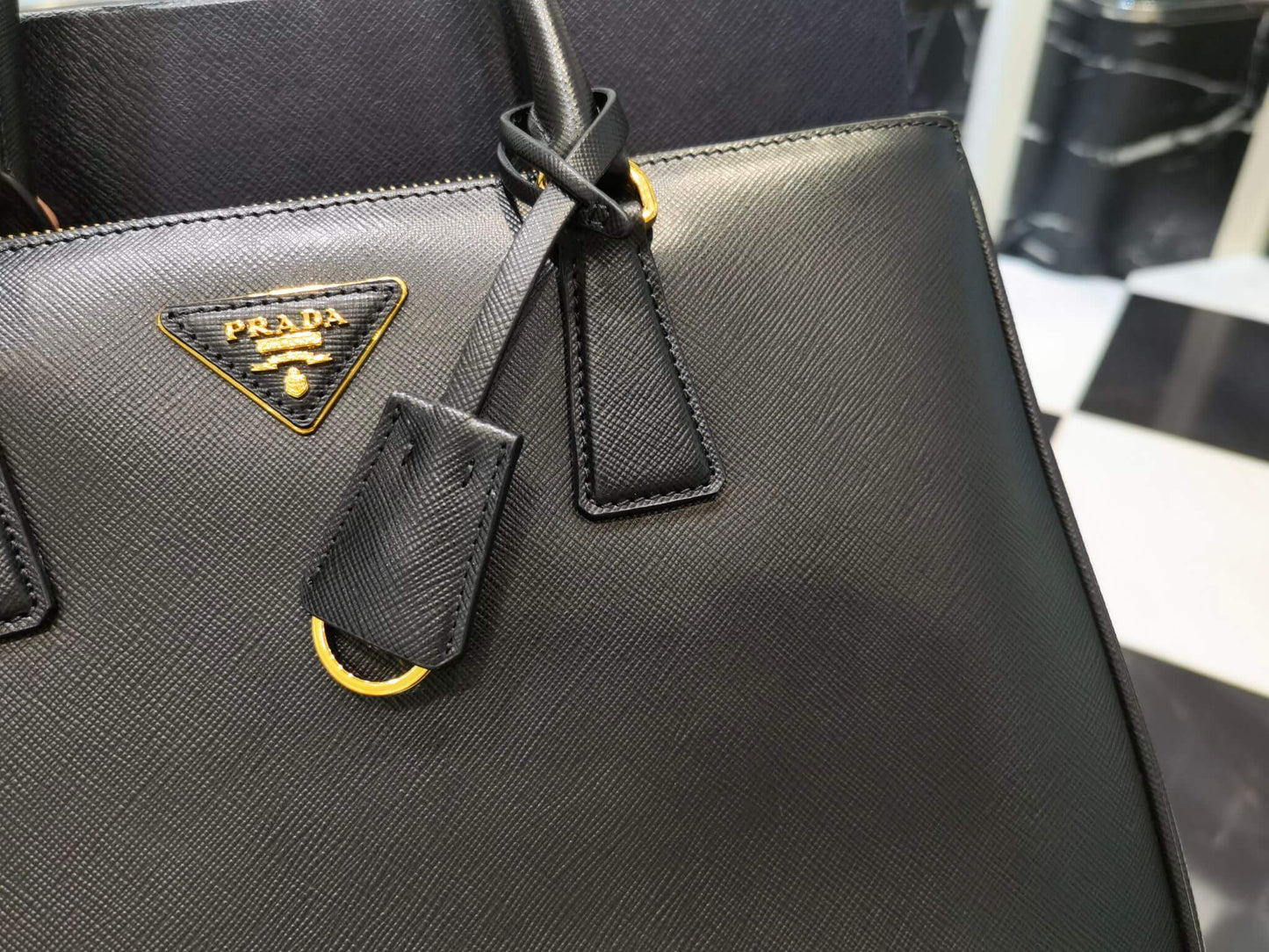 1ba274 galleria handbag shoulder bag 32cm black