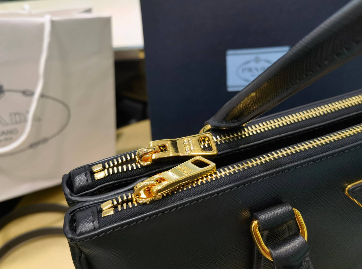 1ba274 galleria handbag shoulder bag 32cm black