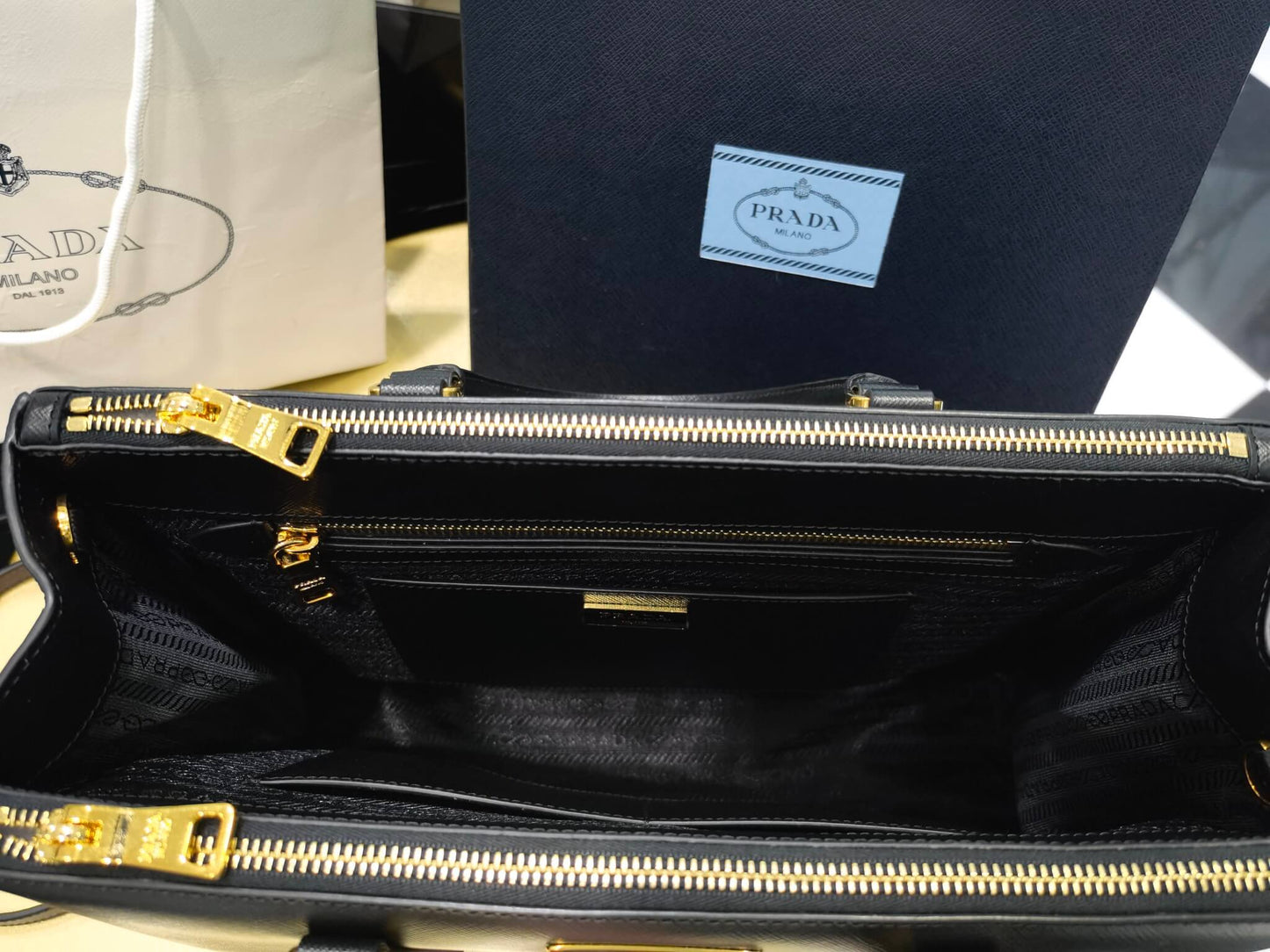 1ba274 galleria handbag shoulder bag 32cm black