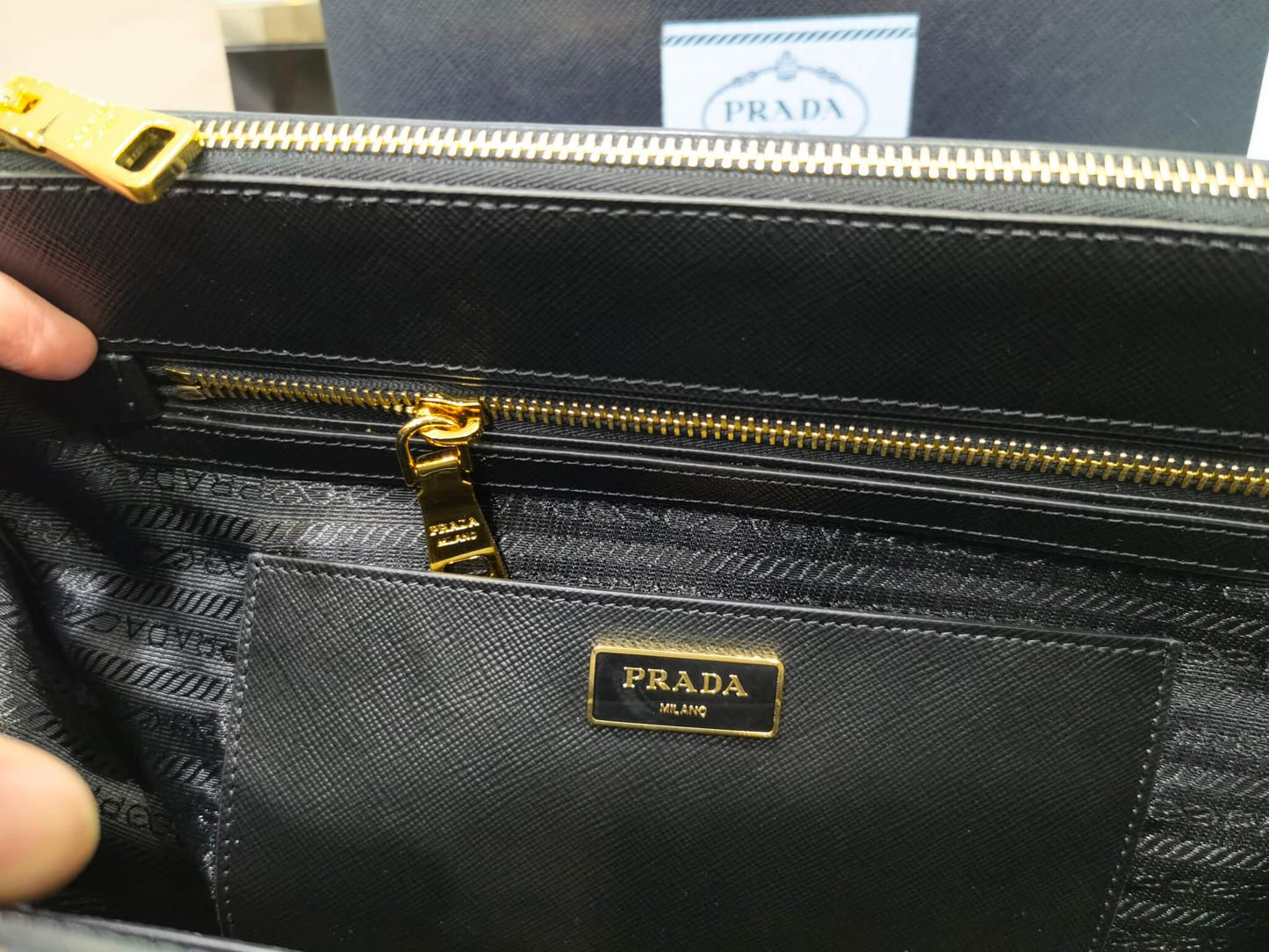 1ba274 galleria handbag shoulder bag 32cm black