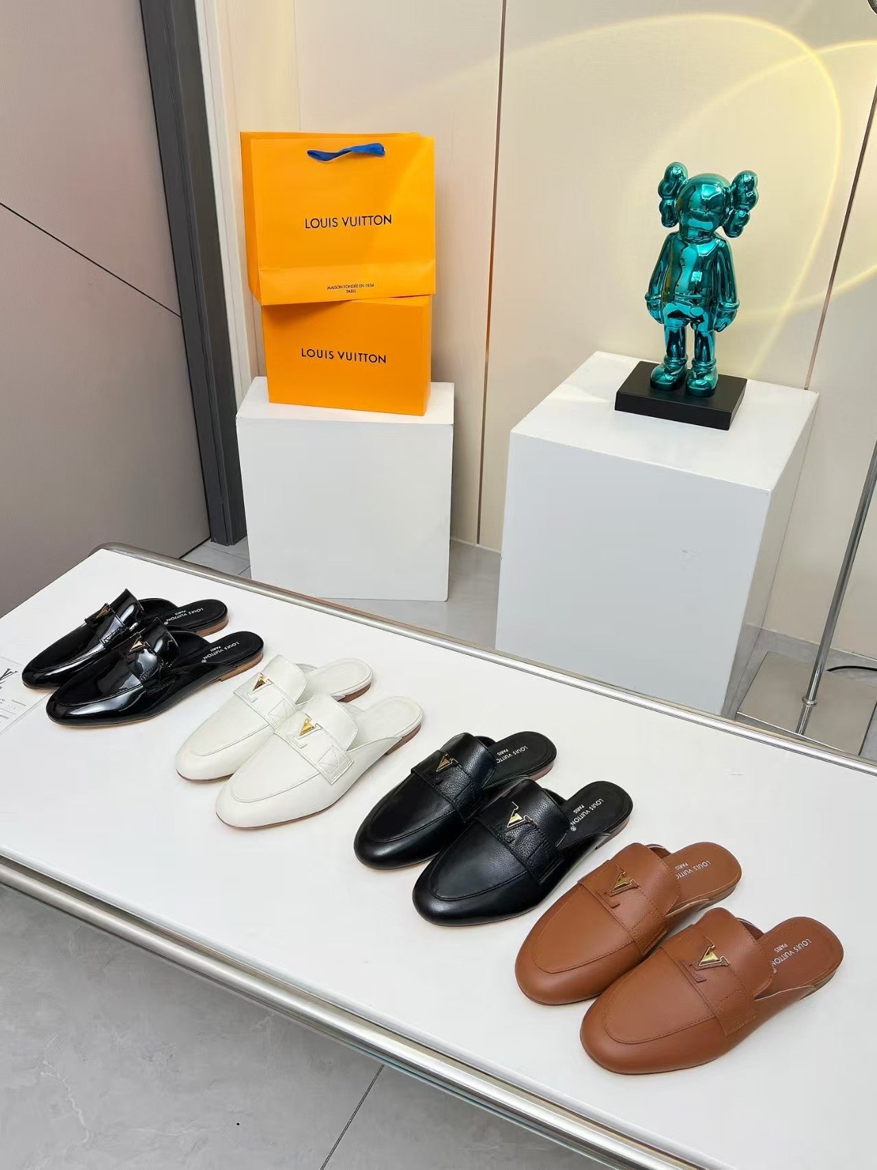 LV Mare Open Back Loafer shoes white Sandal 1ACXQQ