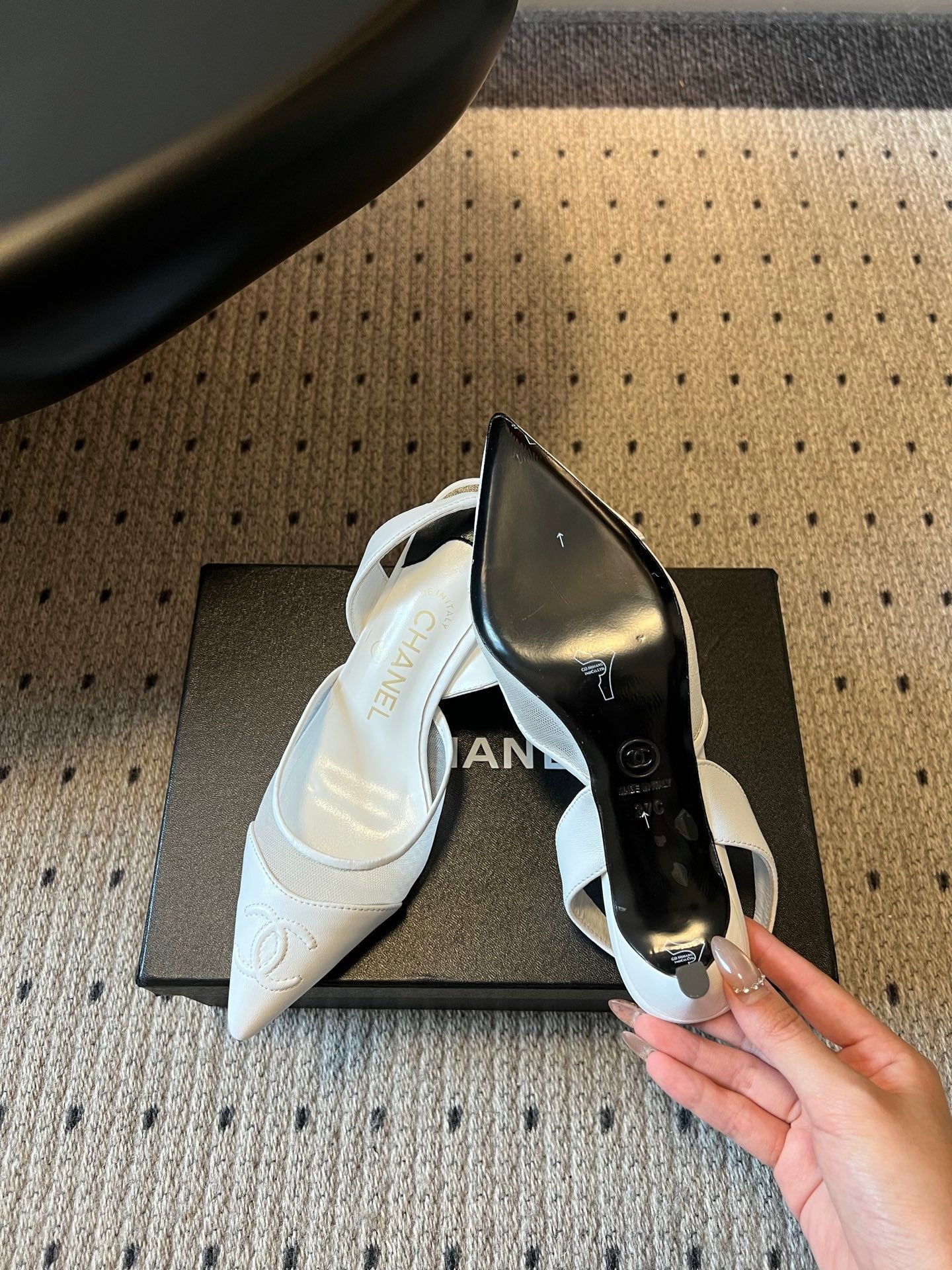 CHANEL 26SS Pointed Slingback Stiletto Heels 3826035 White - 1