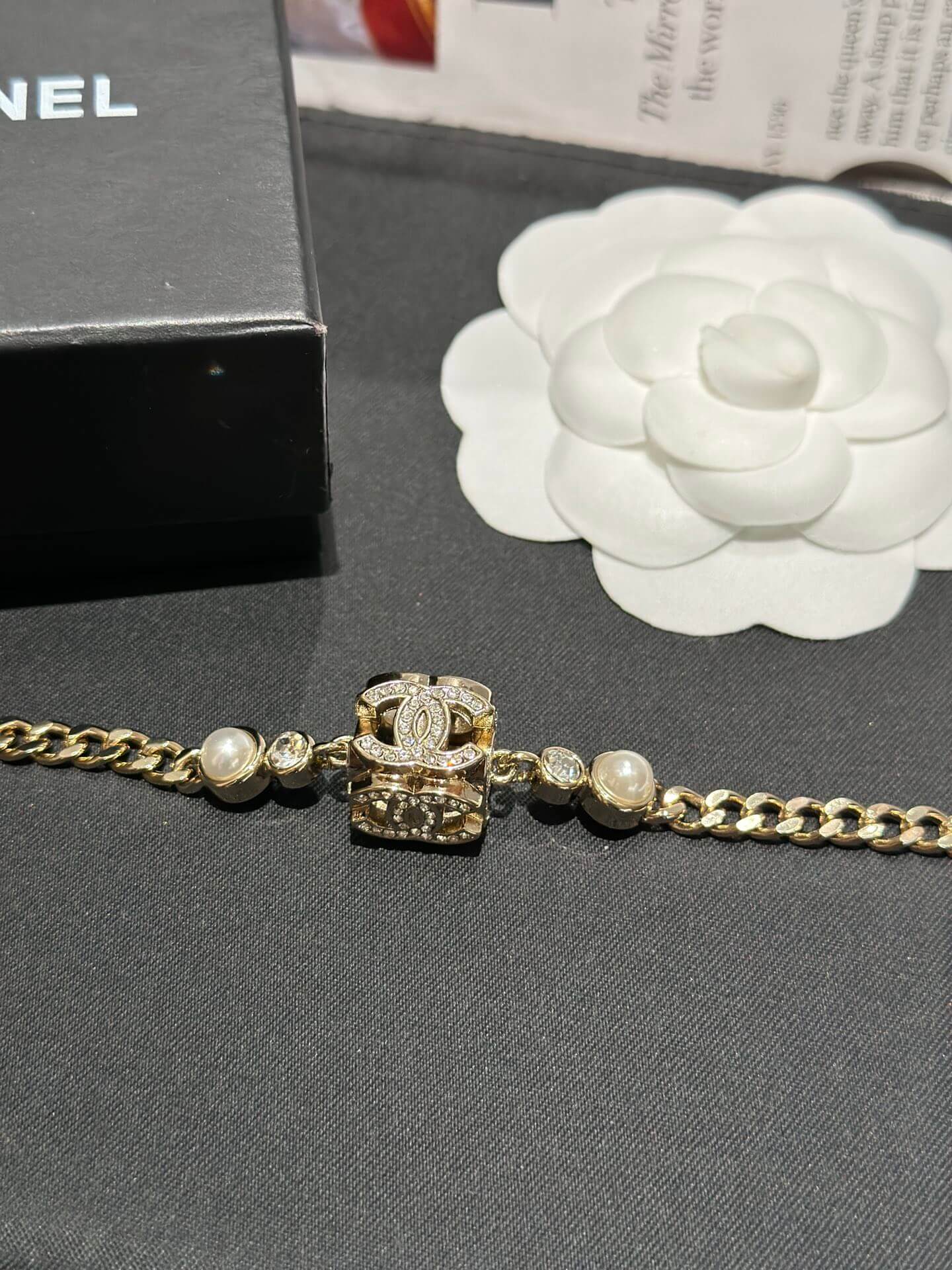 2023 new fashion hollow cube diamond neckchain xlc11