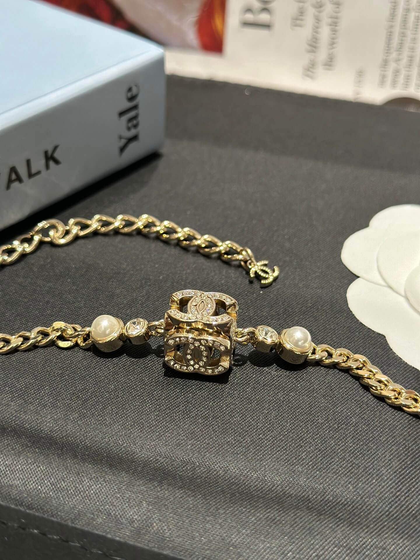 2023 new fashion hollow cube diamond neckchain xlc11