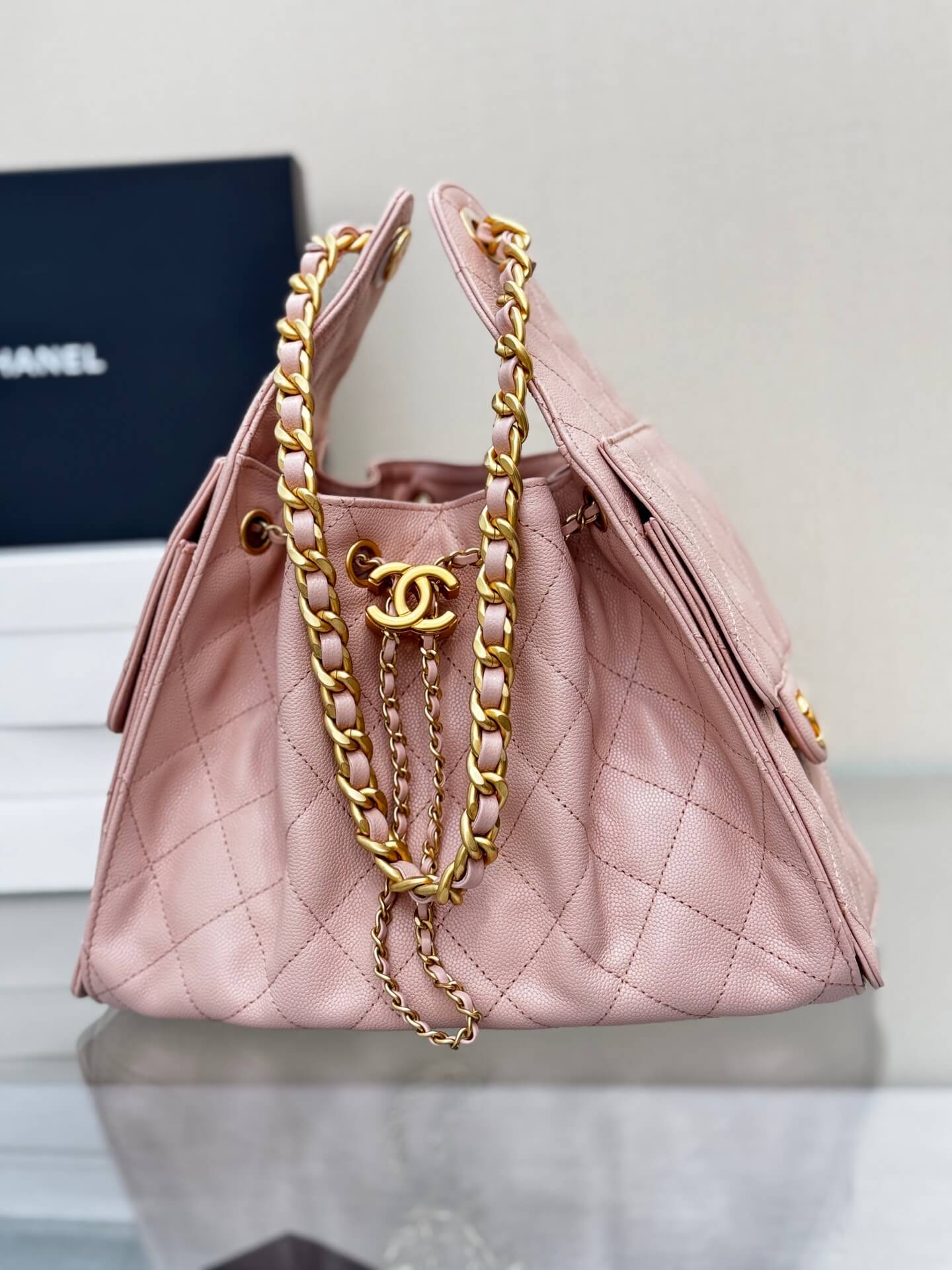 CHA 25 SMALL HANDBAG AS5293 Caviar Calfskin Pink
