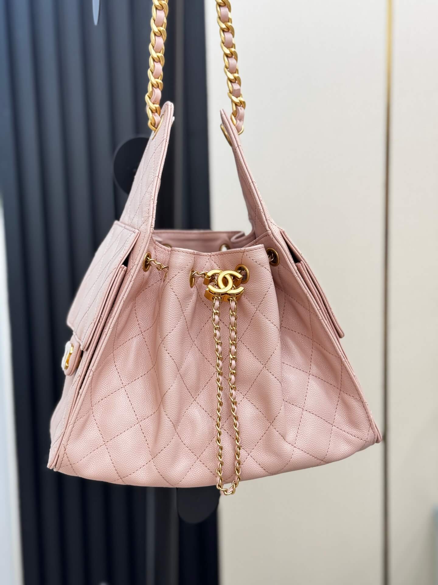 CHA 25 SMALL HANDBAG AS5293 Caviar Calfskin Pink