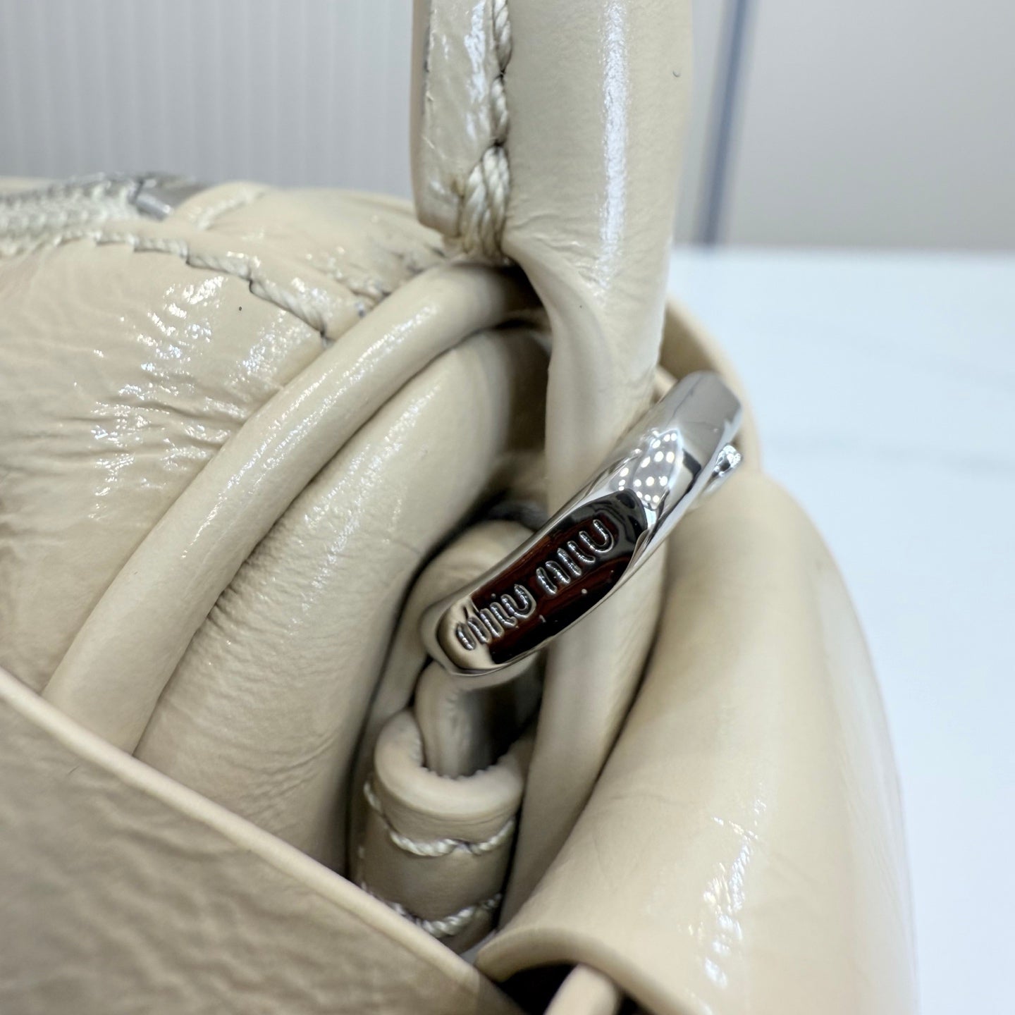 Miu Miu Classic Shoulder Bag Beige Patent Leather 5NE029