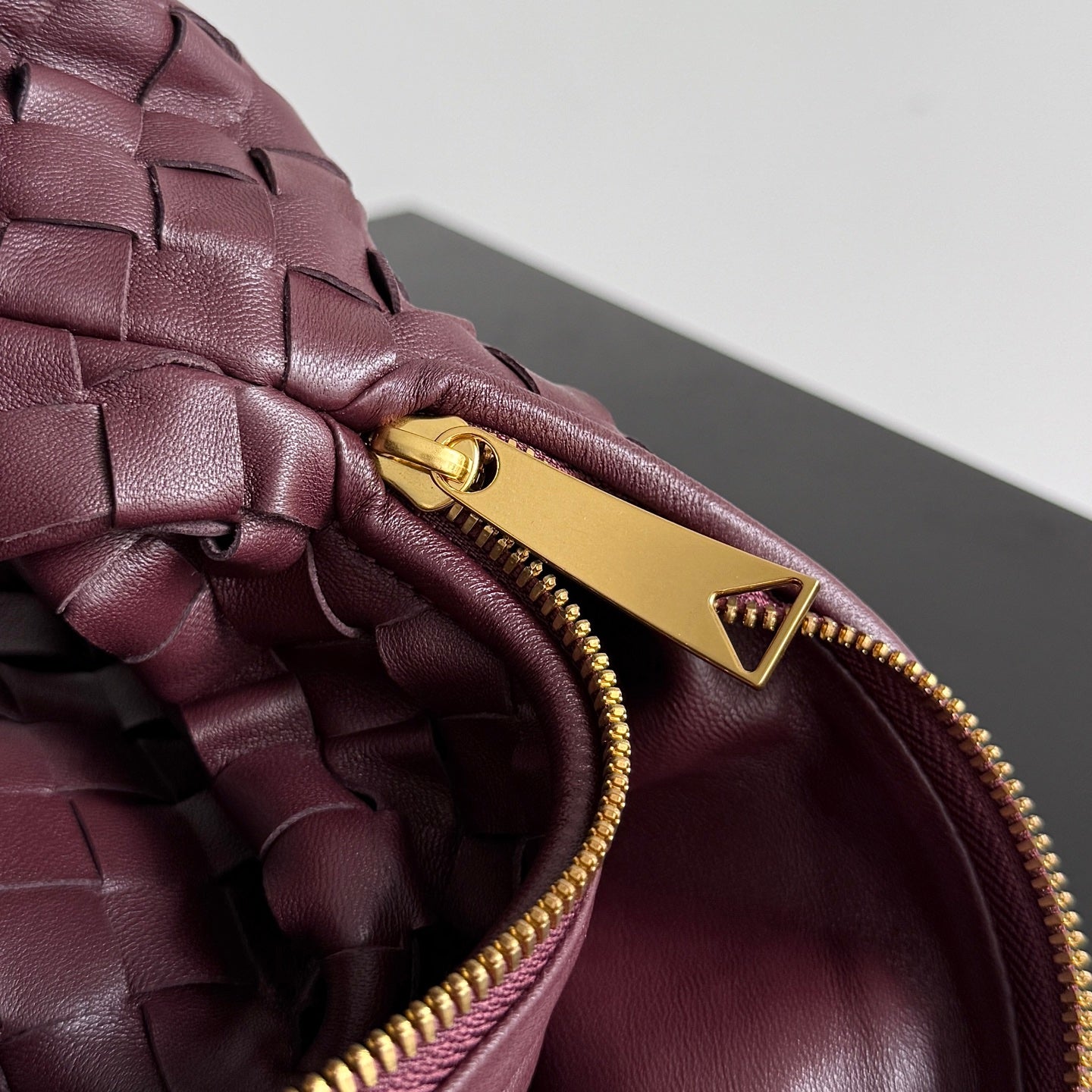 Bottega Veneta Jodie Medium Burgundy 690225