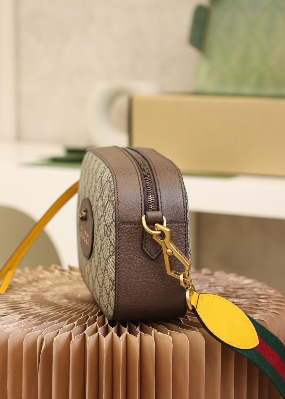 gc 476466 nev vintage cross body bags brown leather