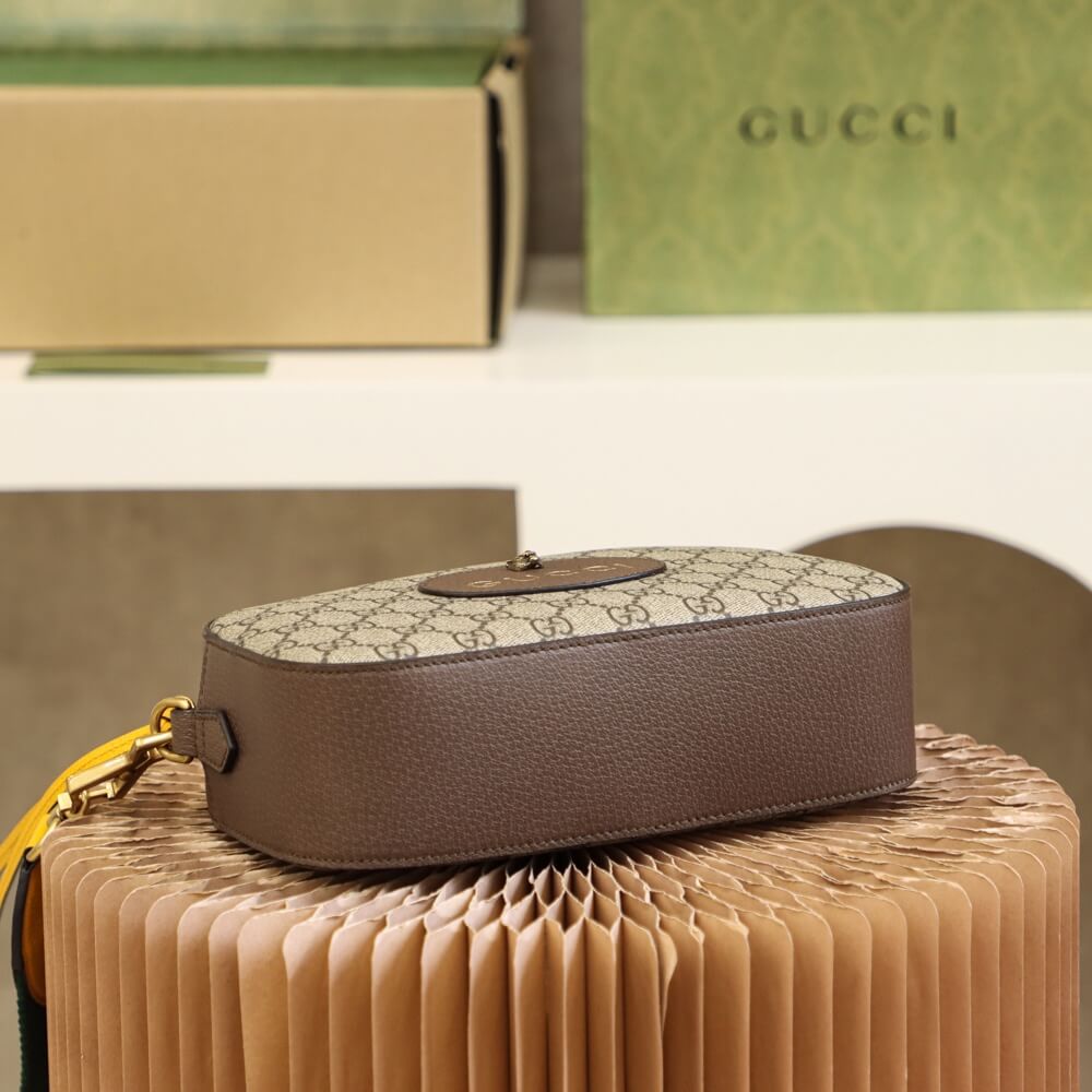 gc 476466 nev vintage cross body bags brown leather