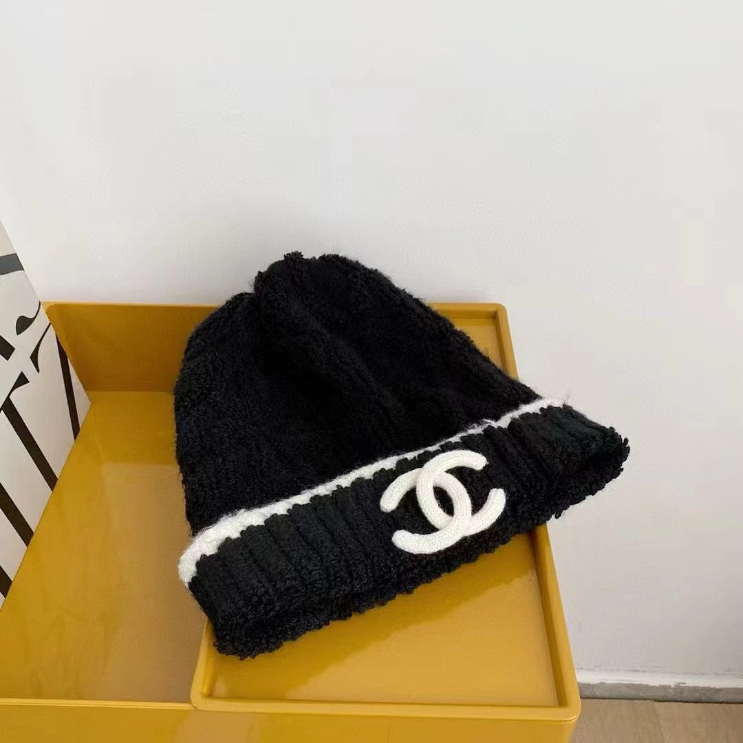 cha fluffy hat black m240623