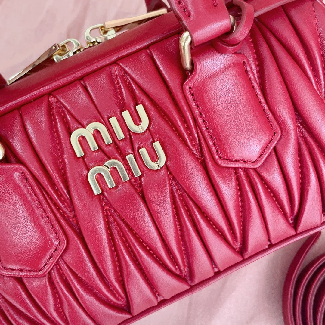 Miumiu handbag shoulder bag  Matelasse 5BB142 Red