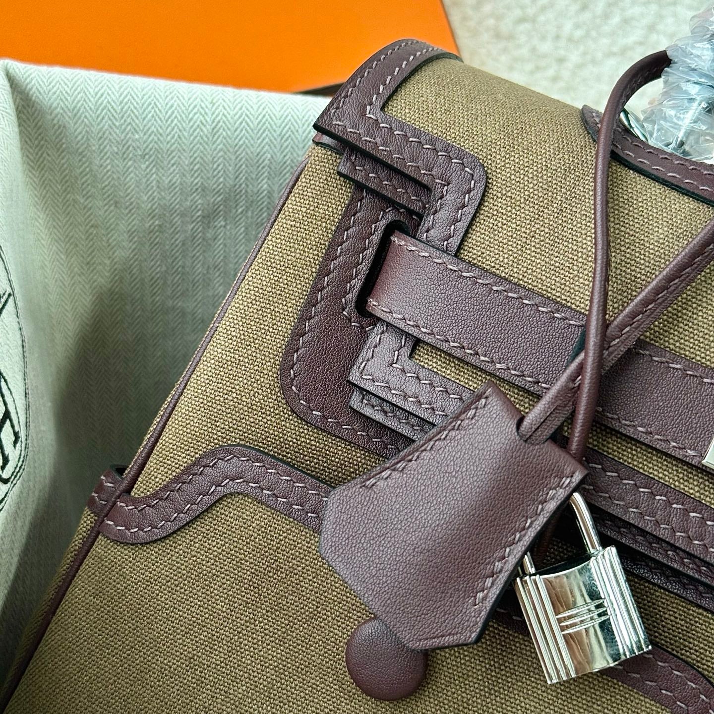 Hermes Kelly 28 Cargo Swift Olive Green Silver Hardware hm2607303