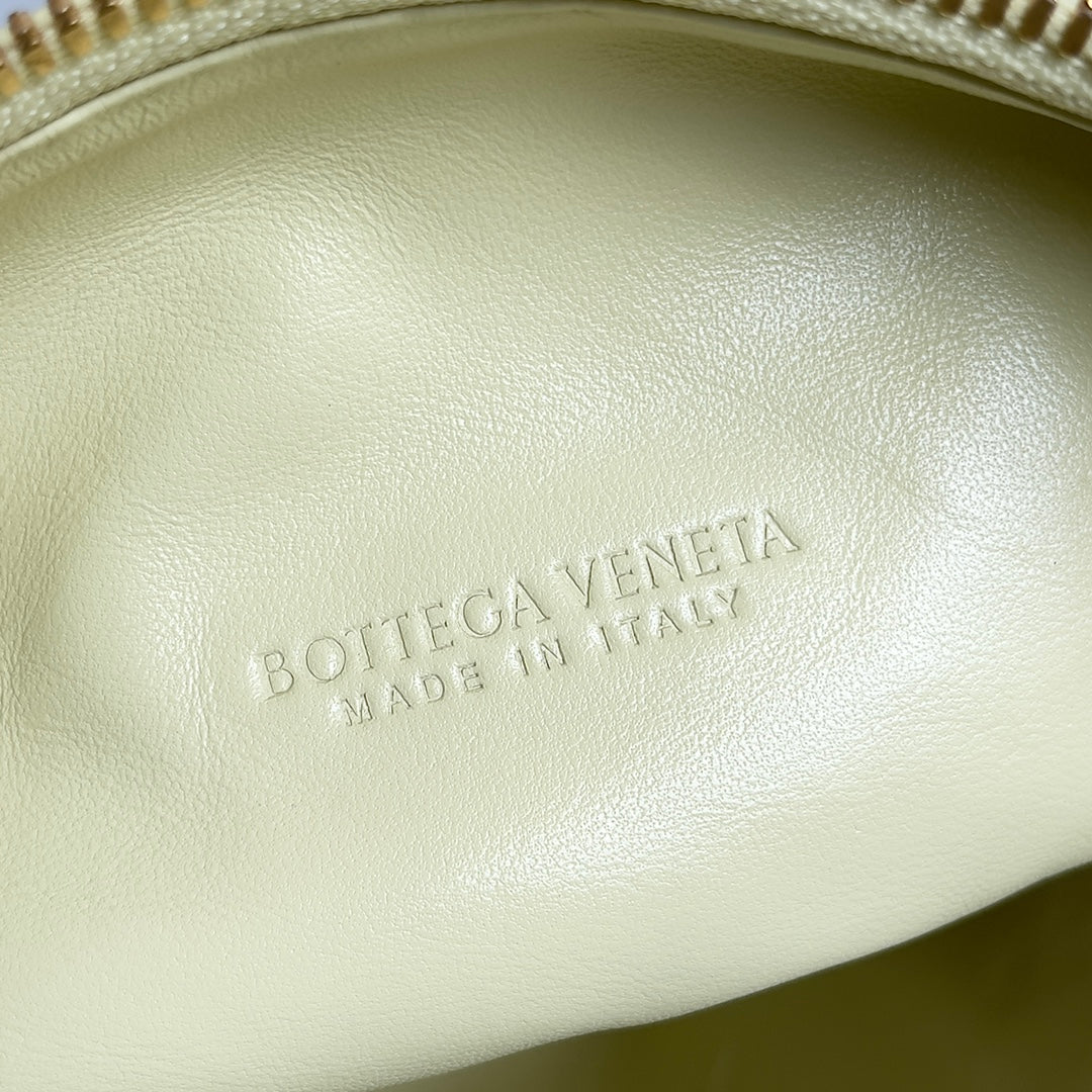 Bottega Veneta Jodie Medium Gelato 690225