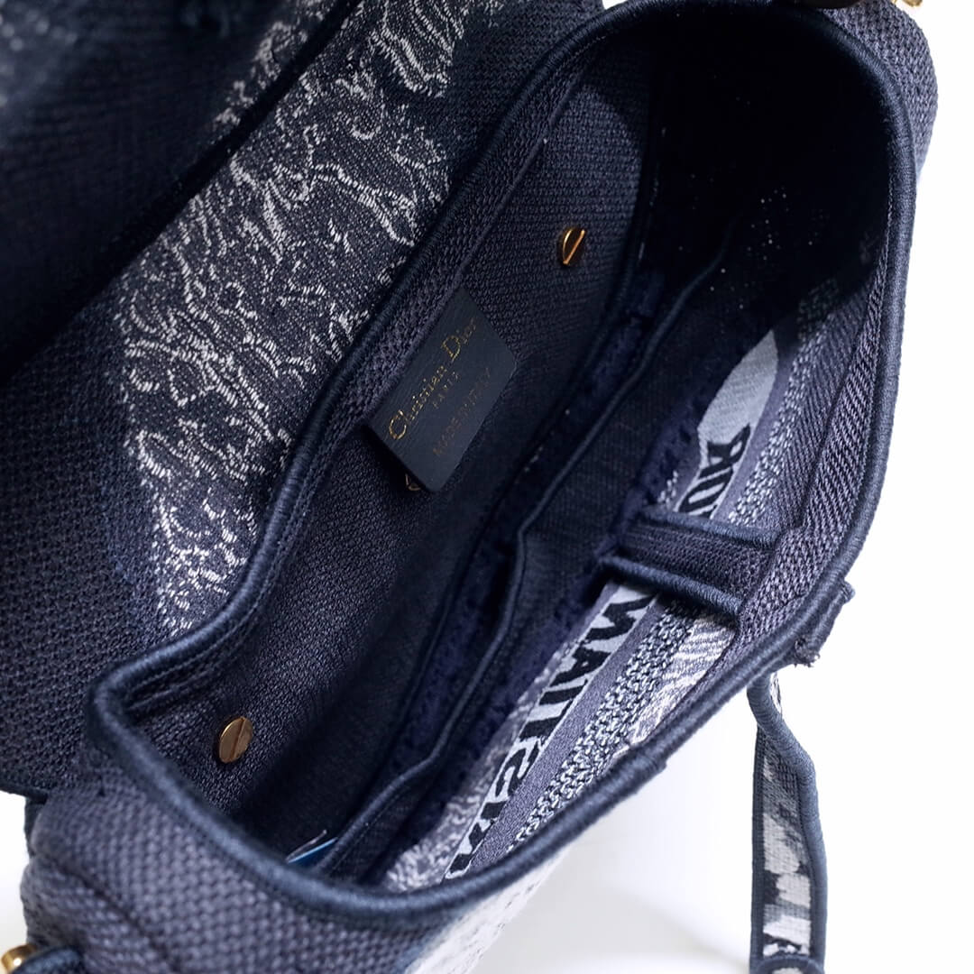 6815 saddle bag 25 5cm embroidery blue white