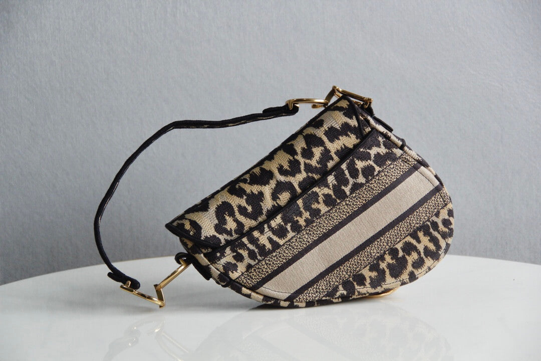 6815 saddle bag 25 5cm embroidery dirty white