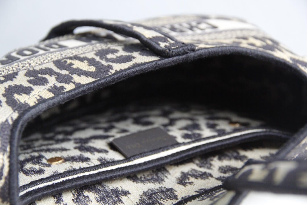 6815 saddle bag 25 5cm embroidery dirty white