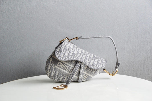 6815 saddle bag 25 5cm embroidery grey white