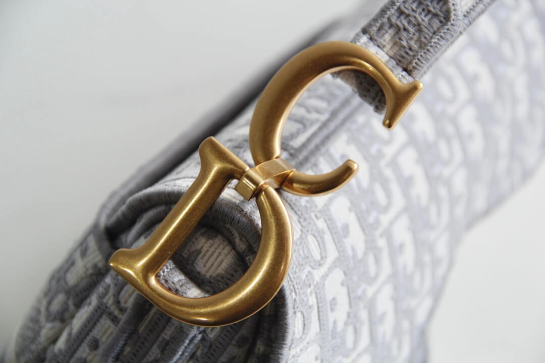 6815 saddle bag 25 5cm embroidery grey white
