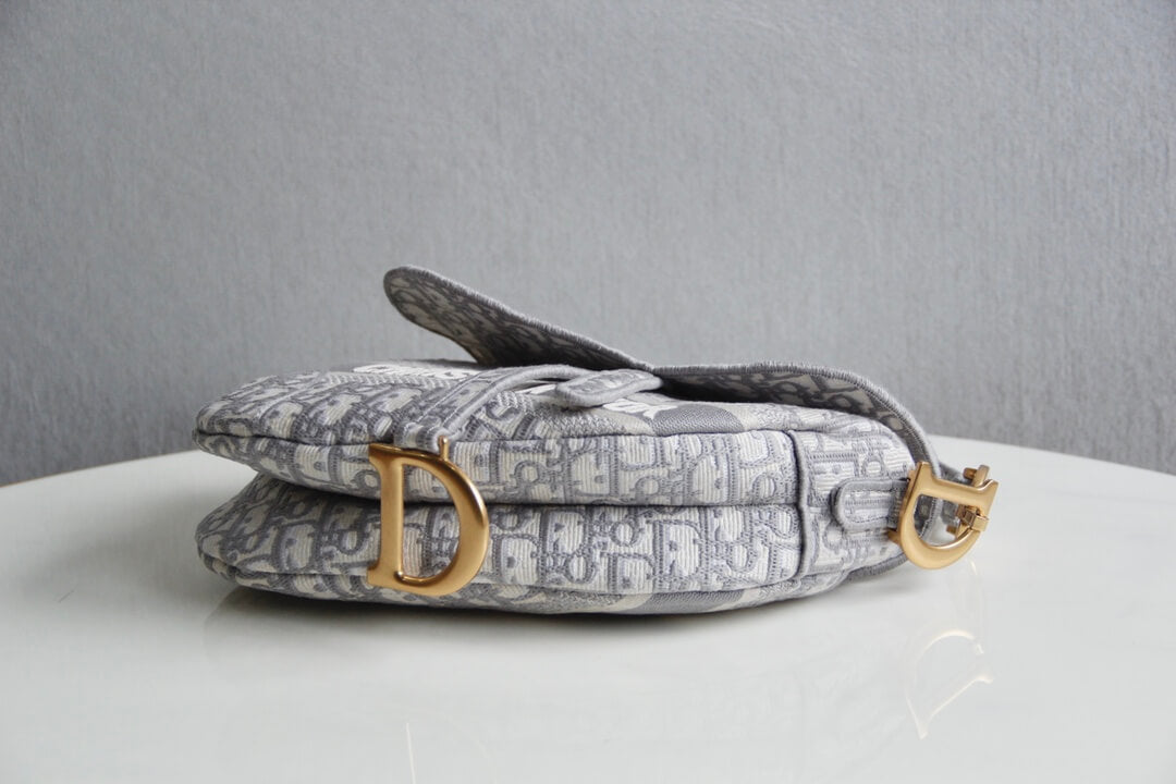 6815 saddle bag 25 5cm embroidery grey white